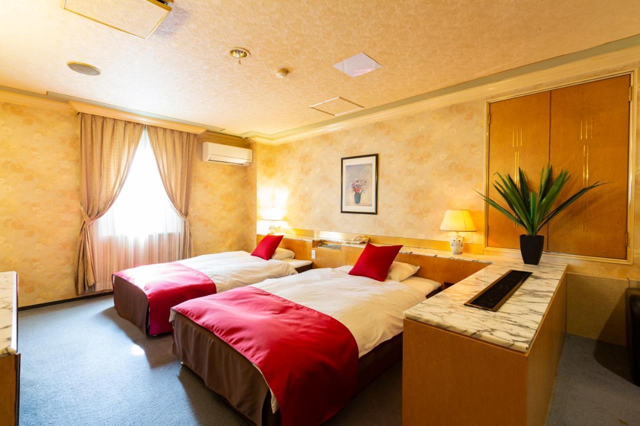 Hotel Liberty Kochi (Adults Only) Esterno foto