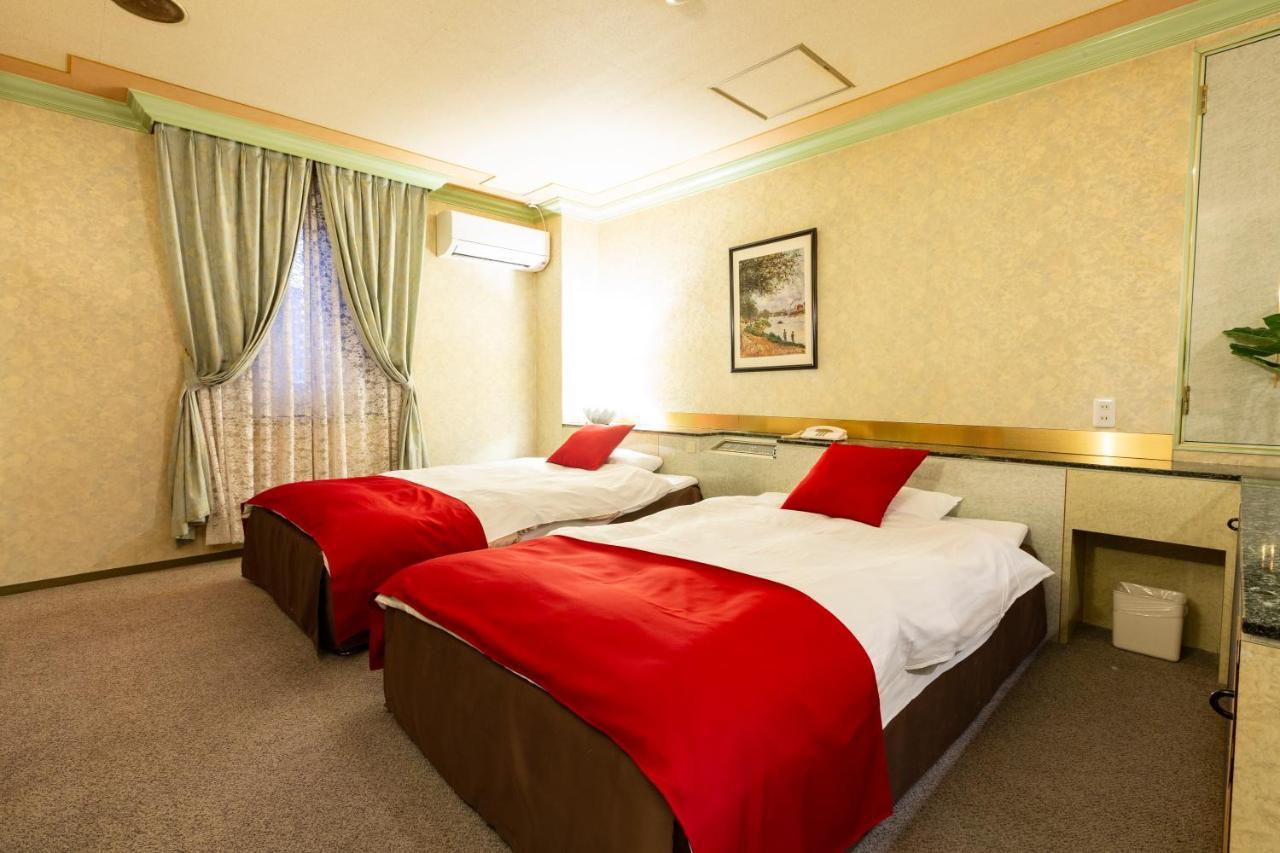 Hotel Liberty Kochi (Adults Only) Esterno foto