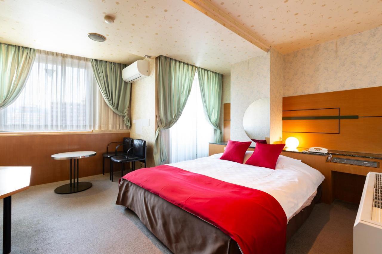 Hotel Liberty Kochi (Adults Only) Esterno foto