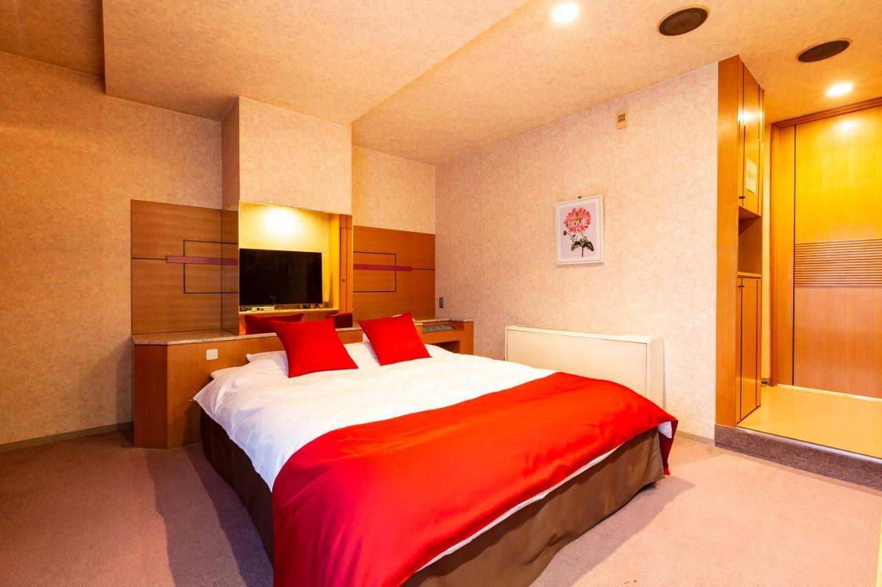 Hotel Liberty Kochi (Adults Only) Esterno foto