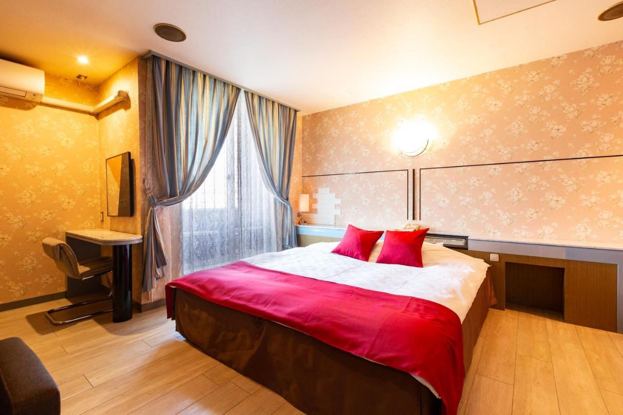 Hotel Liberty Kochi (Adults Only) Esterno foto
