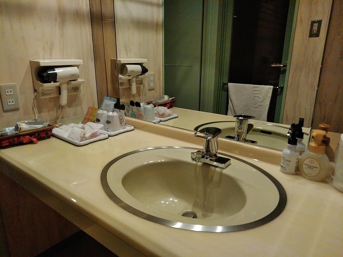 Hotel Liberty Kochi (Adults Only) Esterno foto