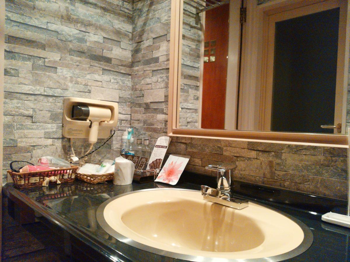 Hotel Liberty Kochi (Adults Only) Esterno foto